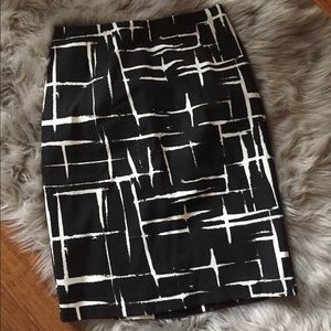 Black and white pencil skirt